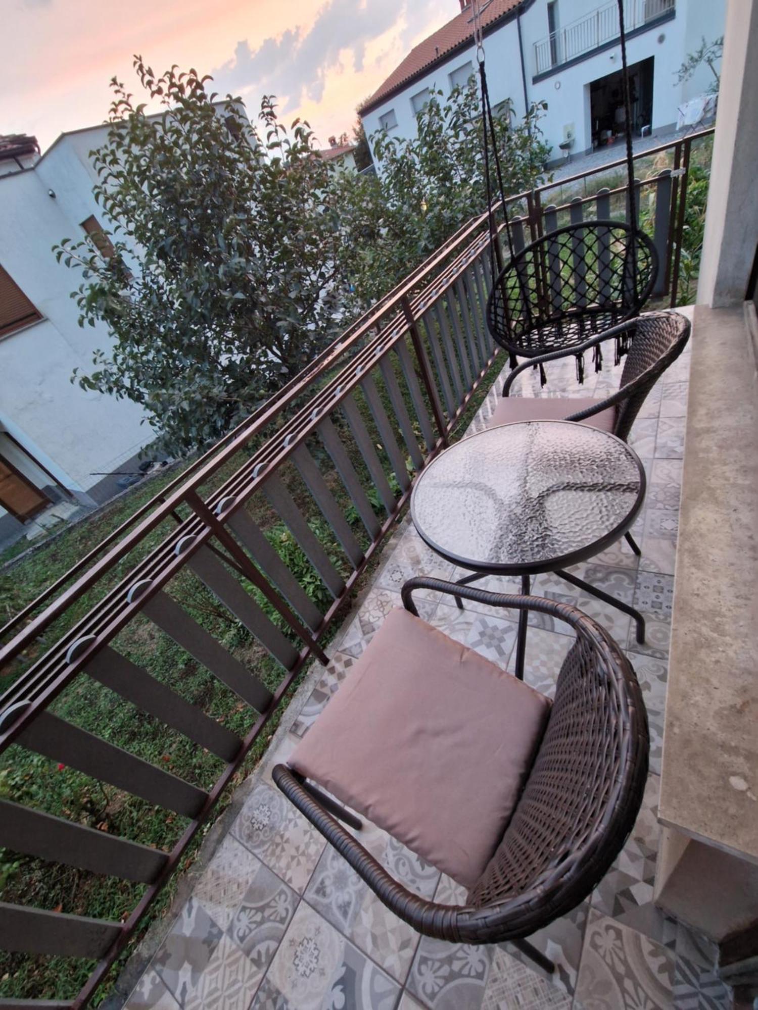 Apartma-Sobe Lejla Vipava Exterior foto