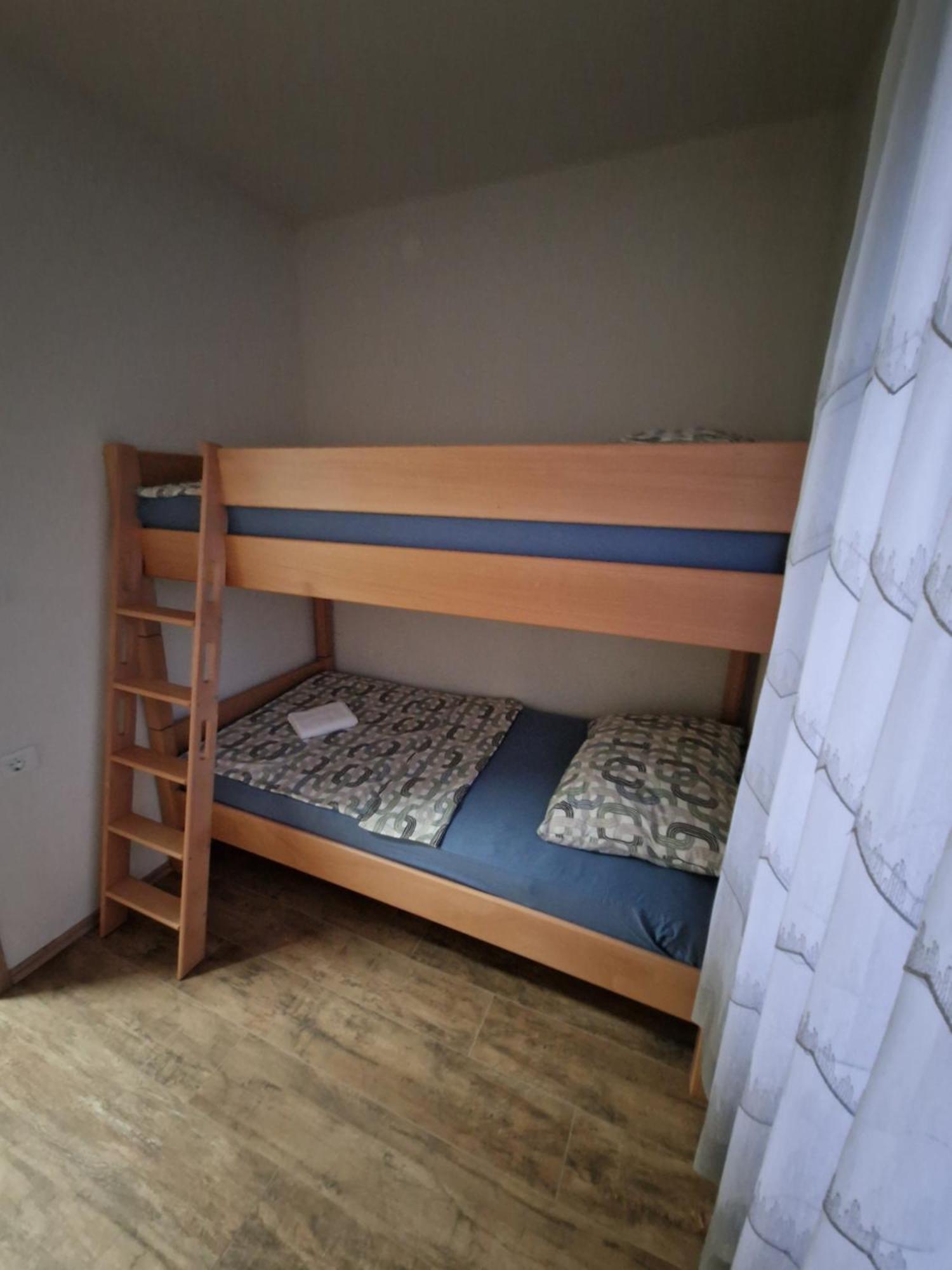 Apartma-Sobe Lejla Vipava Exterior foto