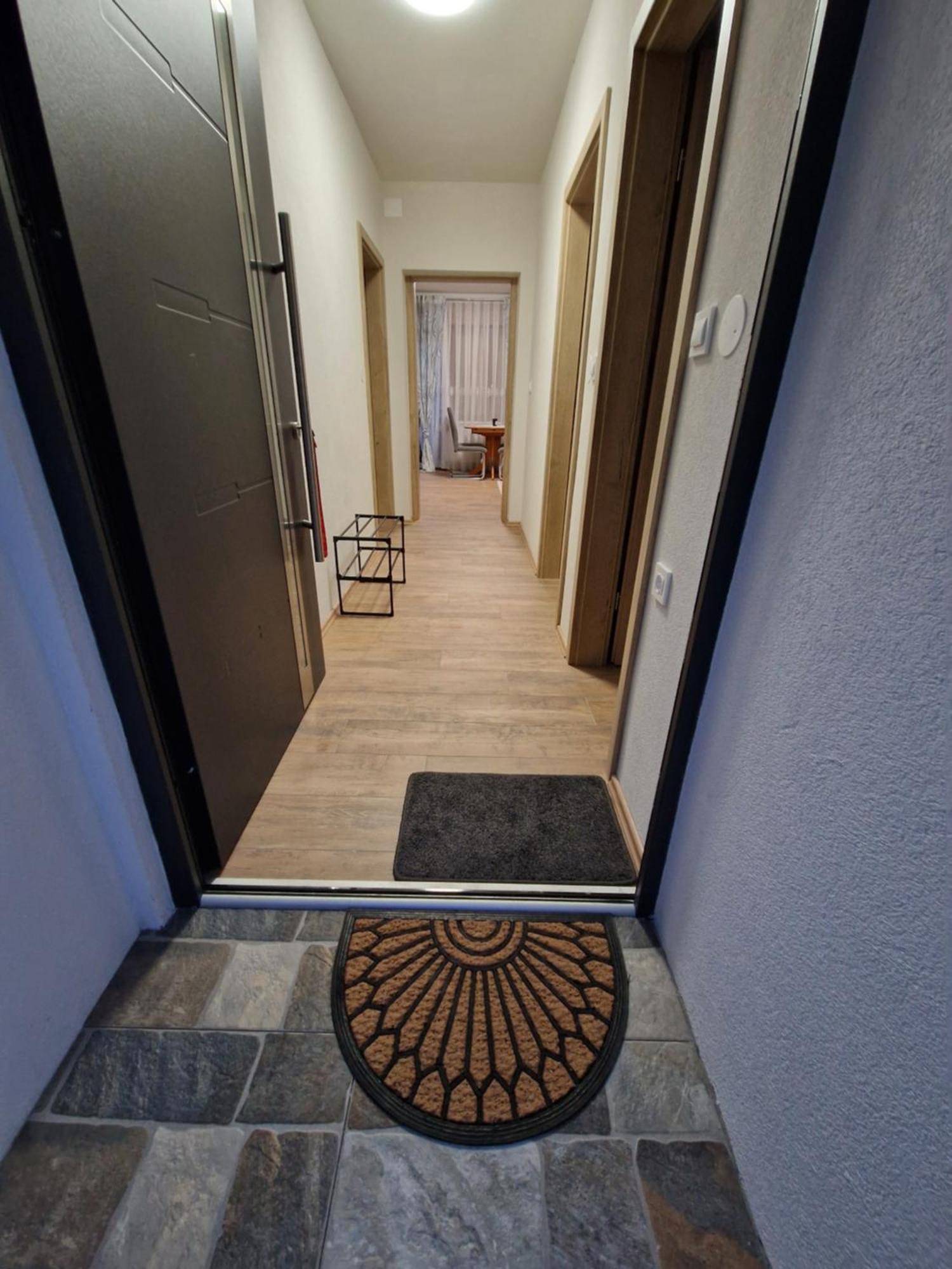 Apartma-Sobe Lejla Vipava Exterior foto